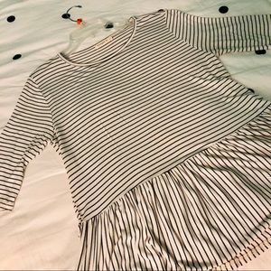 ⭐️ 2/$10 Ginger G striped peplum top